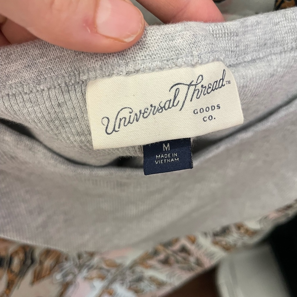 Universal Thread Gray Ribbed Top - Picture 2 of 2